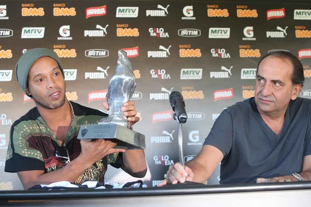 Ronaldinho Gacho se despede do Atltico em entrevista coletiva