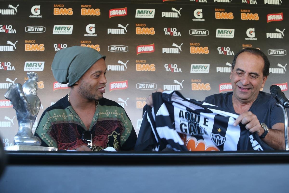 Ronaldinho Gacho se despede do Atltico em entrevista coletiva