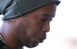 Ronaldinho se mostrou muito emocionado na manh desta quarta