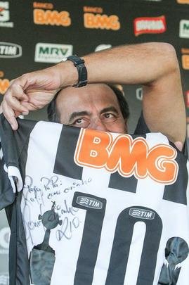 Ronaldinho Gaúcho se despediu dos jogadores e dos funcionários do Atlético