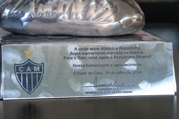 Ronaldinho Gaúcho se despediu dos jogadores e dos funcionários do Atlético