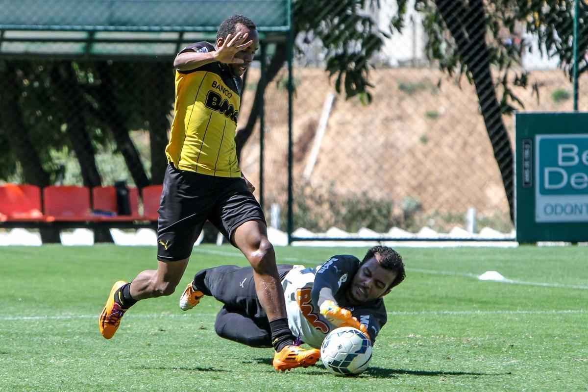 Imagens da reapresentao do Atltico nesta segunda - J no esteve na Cidade do Galo e foi cortado da lista do jogo contra a Chapecoense, na quarta feira