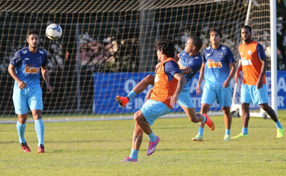 Gols do Cruzeiro foram marcados por Willian, Dagoberto e Neilton