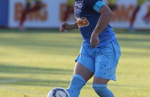 Os reservas do Cruzeiro fizeram um jogo-treino contra o Valrio, na tarde desta tera-feira, na Toca da Raposa II. Sem dificuldades, a equipe celeste fez 3 a 0 no time de Itabira, que disputar a Segunda Diviso do Campeonato Mineiro.