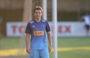 Os reservas do Cruzeiro fizeram um jogo-treino contra o Valrio, na tarde desta tera-feira, na Toca da Raposa II. Sem dificuldades, a equipe celeste fez 3 a 0 no time de Itabira, que disputar a Segunda Diviso do Campeonato Mineiro.