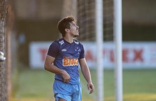 Os reservas do Cruzeiro fizeram um jogo-treino contra o Valrio, na tarde desta tera-feira, na Toca da Raposa II. Sem dificuldades, a equipe celeste fez 3 a 0 no time de Itabira, que disputar a Segunda Diviso do Campeonato Mineiro.