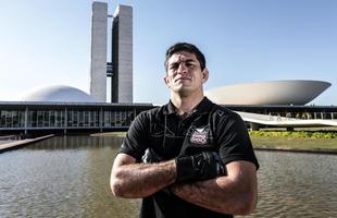 Meio-mdio Paulo Thiago , que enfrenta Sean Spencer no UFC em Braslia, tambm participou da sesso de fotos