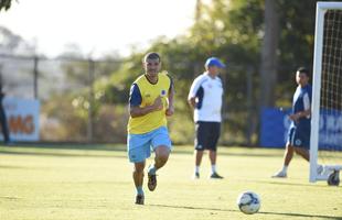 Clube celeste enfrenta o Cricima, neste sbado, s 18h30, fora de casa