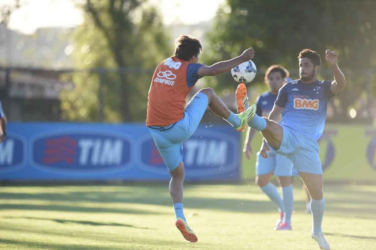 Clube celeste enfrenta o Cricima, neste sbado, s 18h30, fora de casa