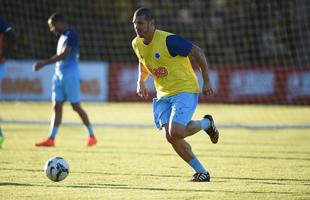 Clube celeste enfrenta o Cricima, neste sbado, s 18h30, fora de casa