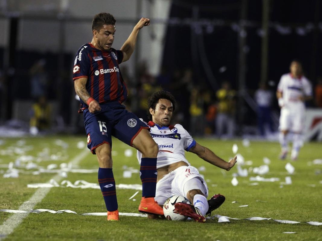 Imagens do primeiro jogo da final da Copa Libertadores 2014; empate entre Nacional e San Lorenzo