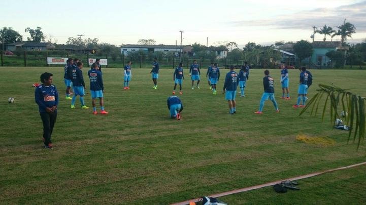 No hotel onde est hospedada, em Nova Veneza, equipe finaliza preparao para enfrentar o Cricima