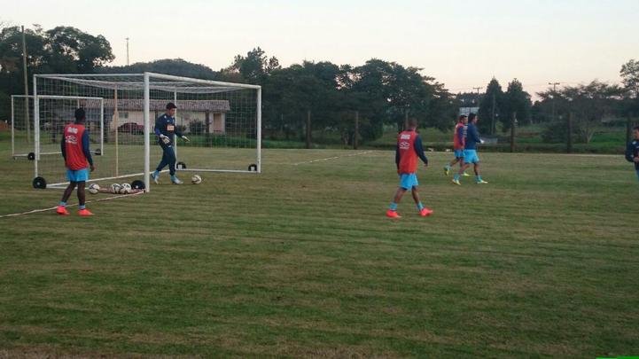 No hotel onde est hospedada, em Nova Veneza, equipe finaliza preparao para enfrentar o Cricima