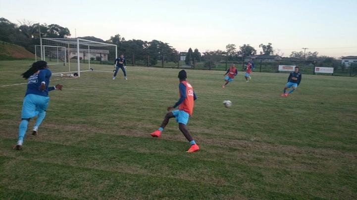 No hotel onde est hospedada, em Nova Veneza, equipe finaliza preparao para enfrentar o Cricima