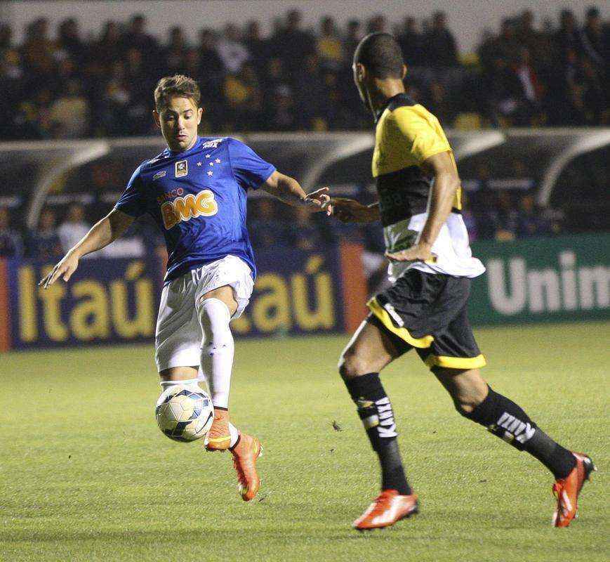 Imagens do jogo entre Cruzeiro e Cricima, no Heriberto Hulse, em Santa Catarina