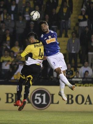 Imagens do jogo entre Cruzeiro e Criciúma, no Heriberto Hulse, em Santa Catarina