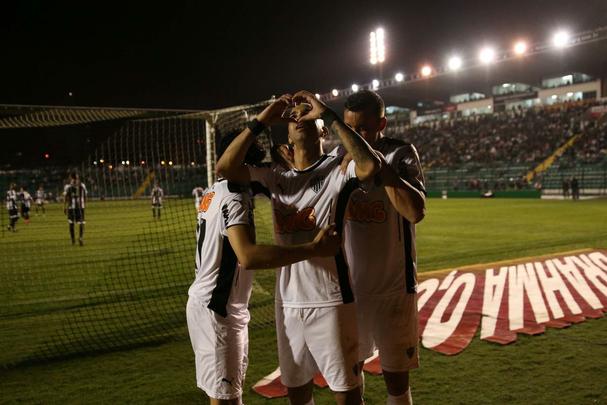 Atltico leva gol no fim do jogo e fica no empate por 2 a 2 com o Figueirense na Ressacada