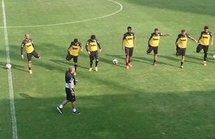 Levir Culpi organiza time para enfrentar o Flamengo, quarta