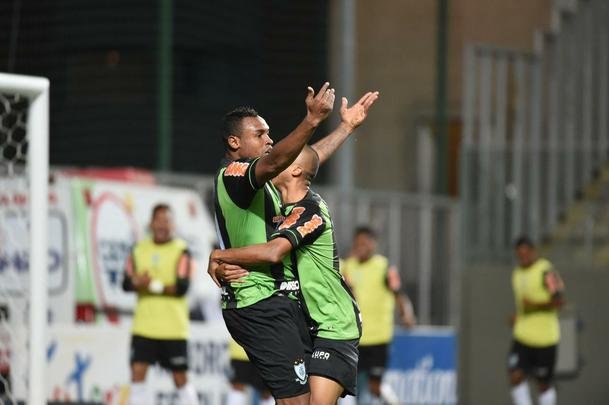 Fotos do jogo entre Amrica e Luverdense, no Independncia, pela 17 rodada da Srie B do Brasileiro