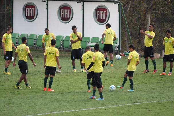 Imagens do ltimo treino do Amrica antes do jogo contra a Ponte Preta, no Independncia, pela 18 rodada da Srie B do Brasileiro
