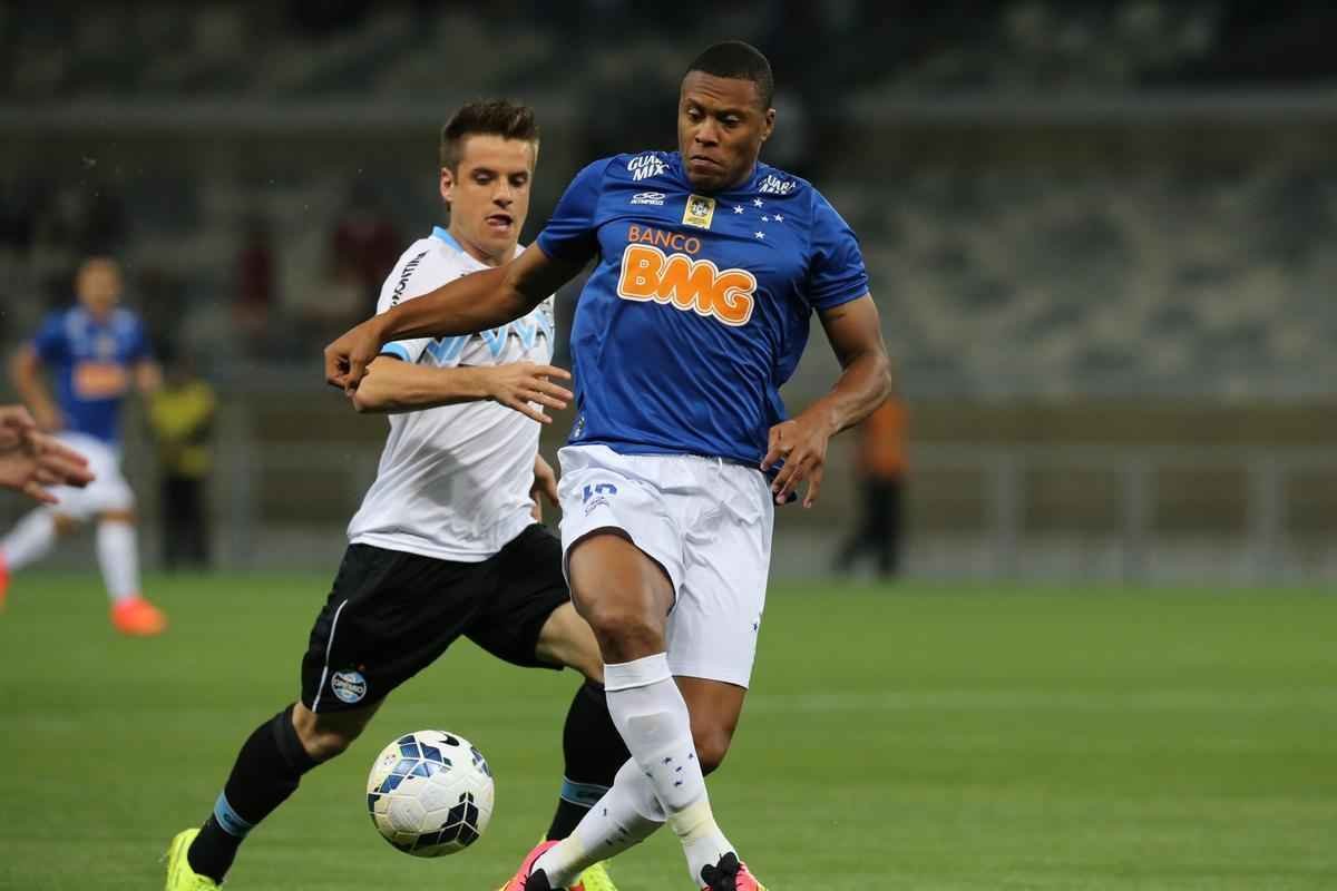 Fotos do jogo entre Cruzeiro e Grmio, no Mineiro, pela 16 rodada do Campeonato Brasileiro