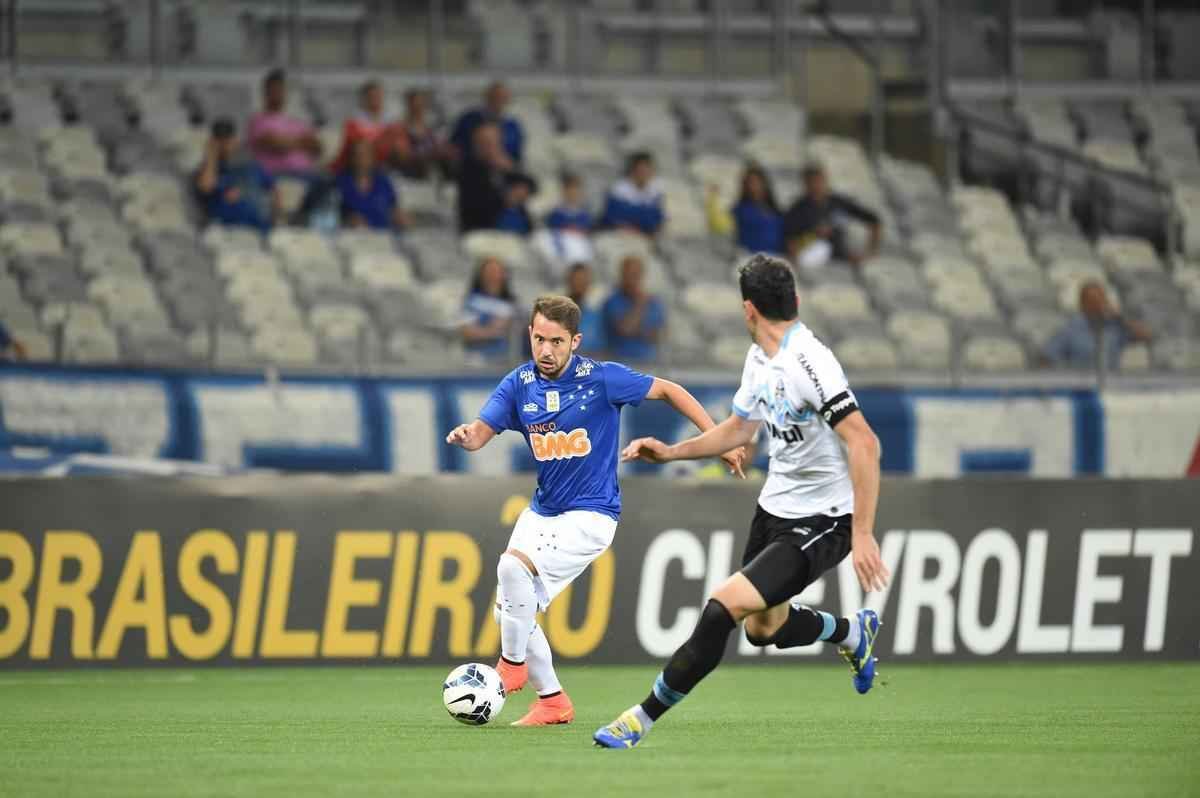 Fotos do jogo entre Cruzeiro e Grmio, no Mineiro, pela 16 rodada do Campeonato Brasileiro