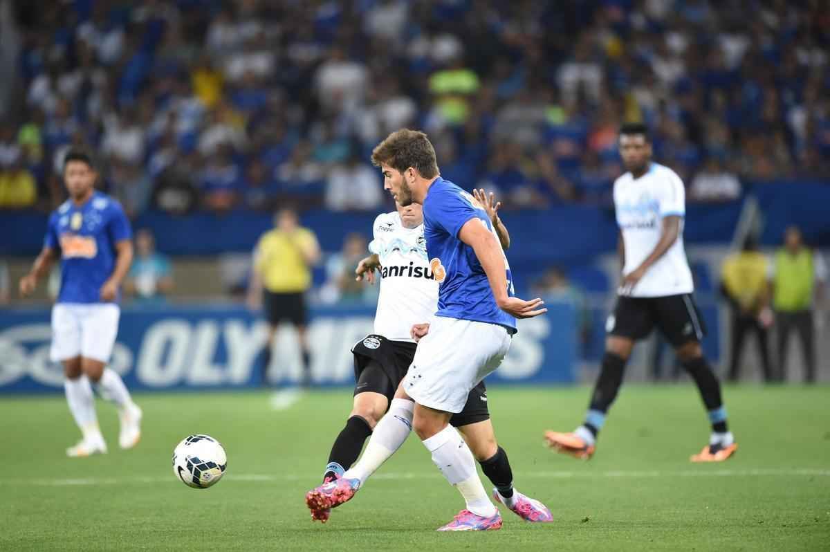 Fotos do jogo entre Cruzeiro e Grmio, no Mineiro, pela 16 rodada do Campeonato Brasileiro