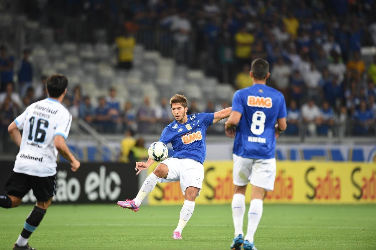 Fotos do jogo entre Cruzeiro e Grmio, no Mineiro, pela 16 rodada do Campeonato Brasileiro