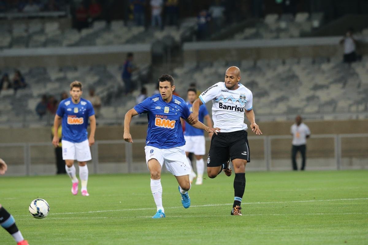 Fotos do jogo entre Cruzeiro e Grmio, no Mineiro, pela 16 rodada do Campeonato Brasileiro