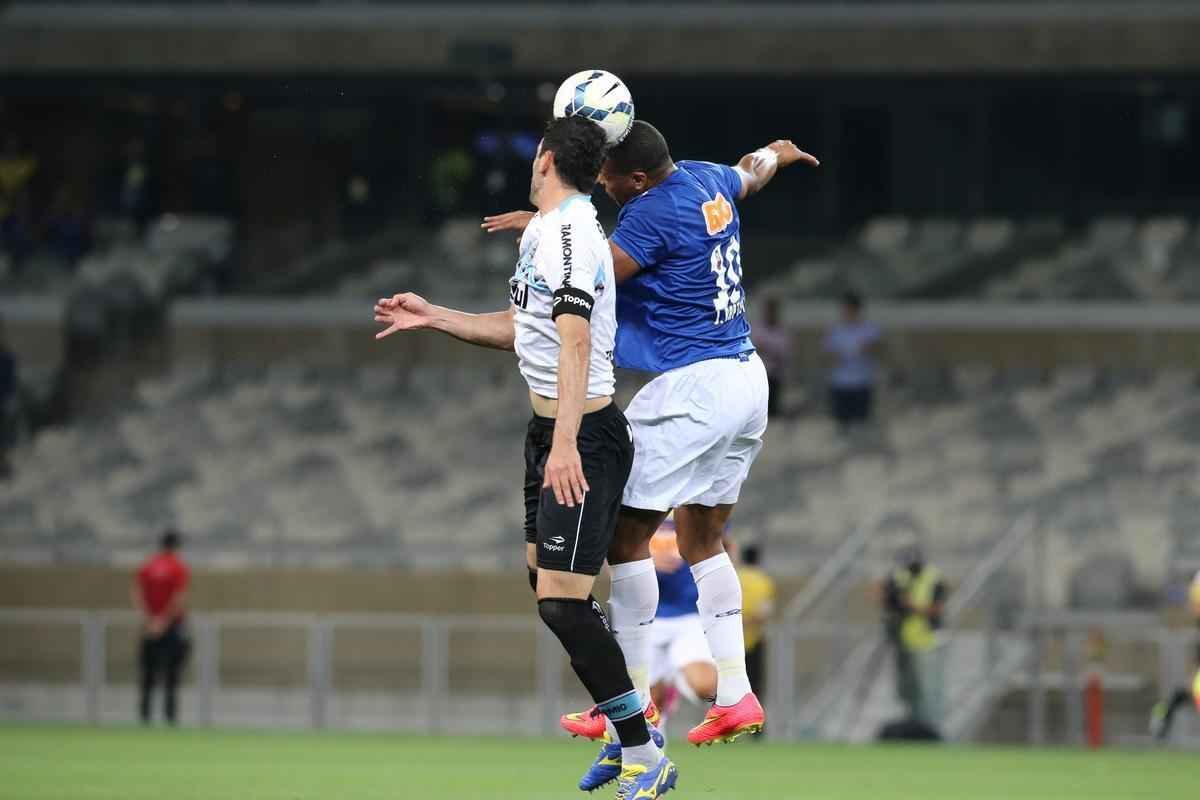 Fotos do jogo entre Cruzeiro e Grmio, no Mineiro, pela 16 rodada do Campeonato Brasileiro