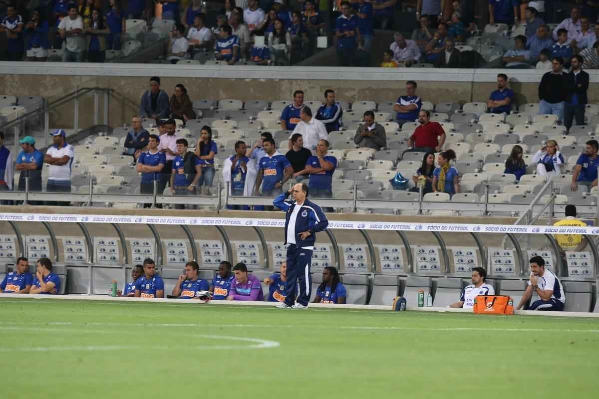 Fotos do jogo entre Cruzeiro e Grmio, no Mineiro, pela 16 rodada do Campeonato Brasileiro