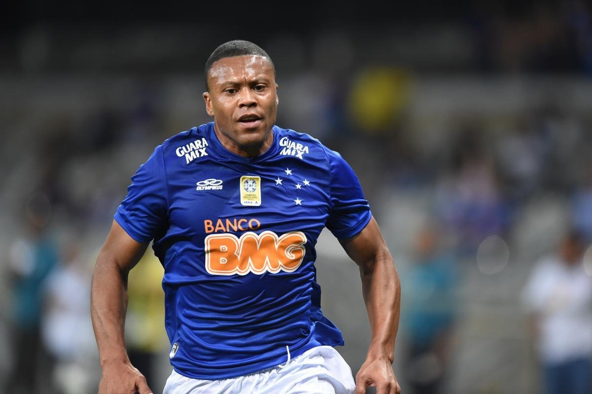 Fotos do jogo entre Cruzeiro e Grmio, no Mineiro, pela 16 rodada do Campeonato Brasileiro