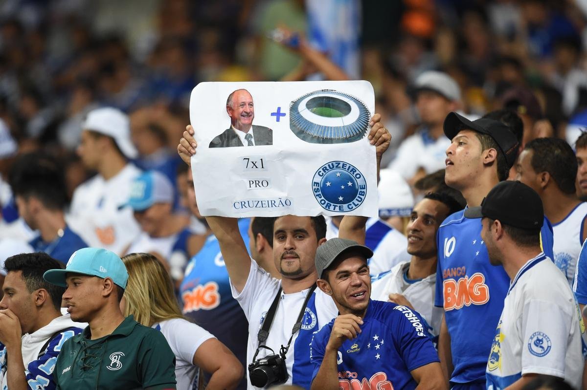 Fotos do jogo entre Cruzeiro e Grmio, no Mineiro, pela 16 rodada do Campeonato Brasileiro
