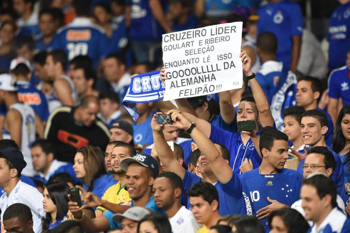 Fotos do jogo entre Cruzeiro e Grmio, no Mineiro, pela 16 rodada do Campeonato Brasileiro