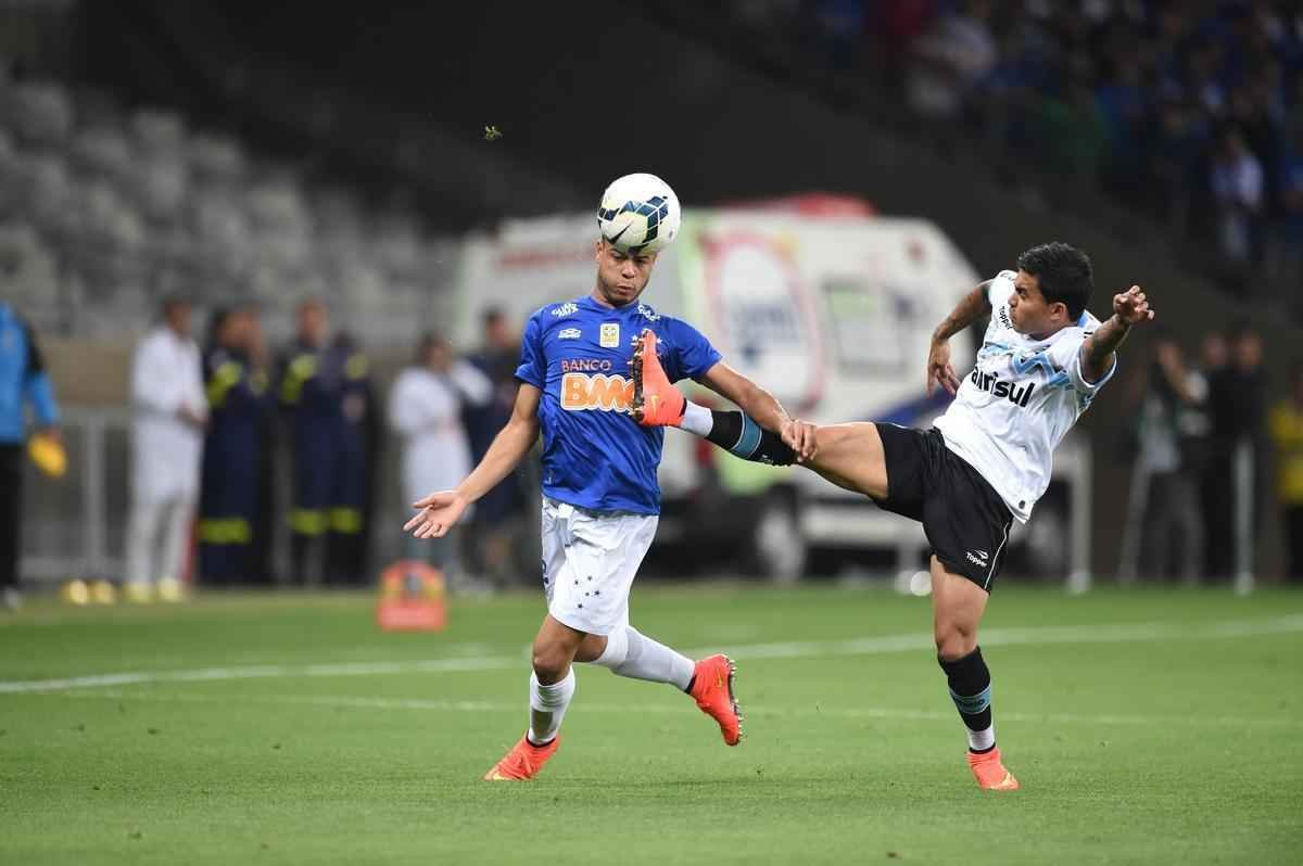Fotos do jogo entre Cruzeiro e Grmio, no Mineiro, pela 16 rodada do Campeonato Brasileiro