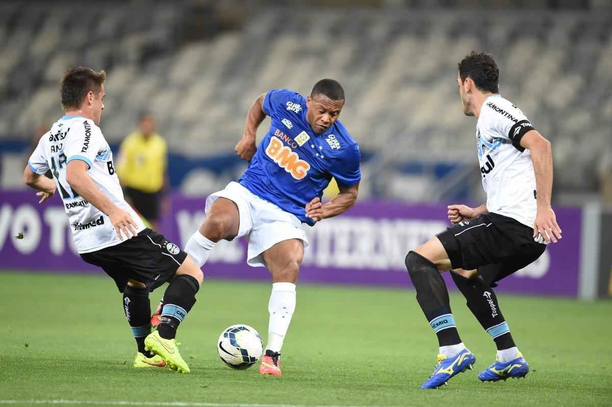 Fotos do jogo entre Cruzeiro e Grmio, no Mineiro, pela 16 rodada do Campeonato Brasileiro