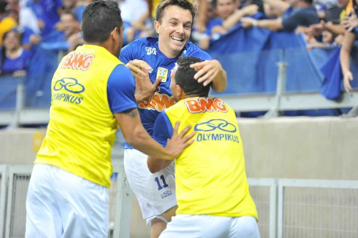 Fotos do jogo entre Cruzeiro e Grmio, no Mineiro, pela 16 rodada do Campeonato Brasileiro