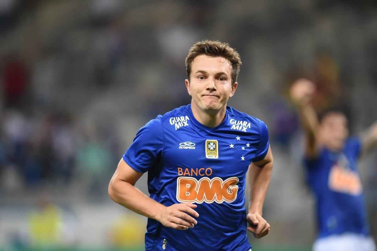 Fotos do jogo entre Cruzeiro e Grmio, no Mineiro, pela 16 rodada do Campeonato Brasileiro