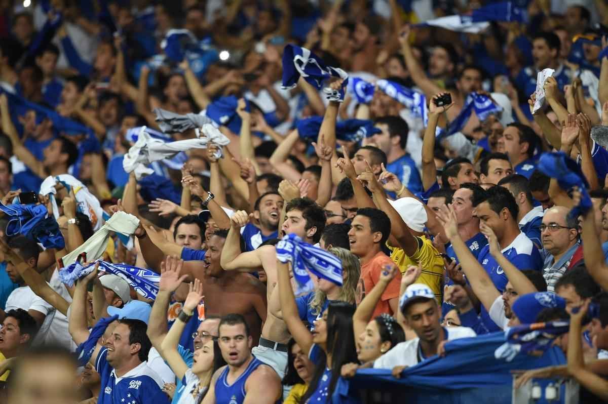 Fotos do jogo entre Cruzeiro e Grmio, no Mineiro, pela 16 rodada do Campeonato Brasileiro
