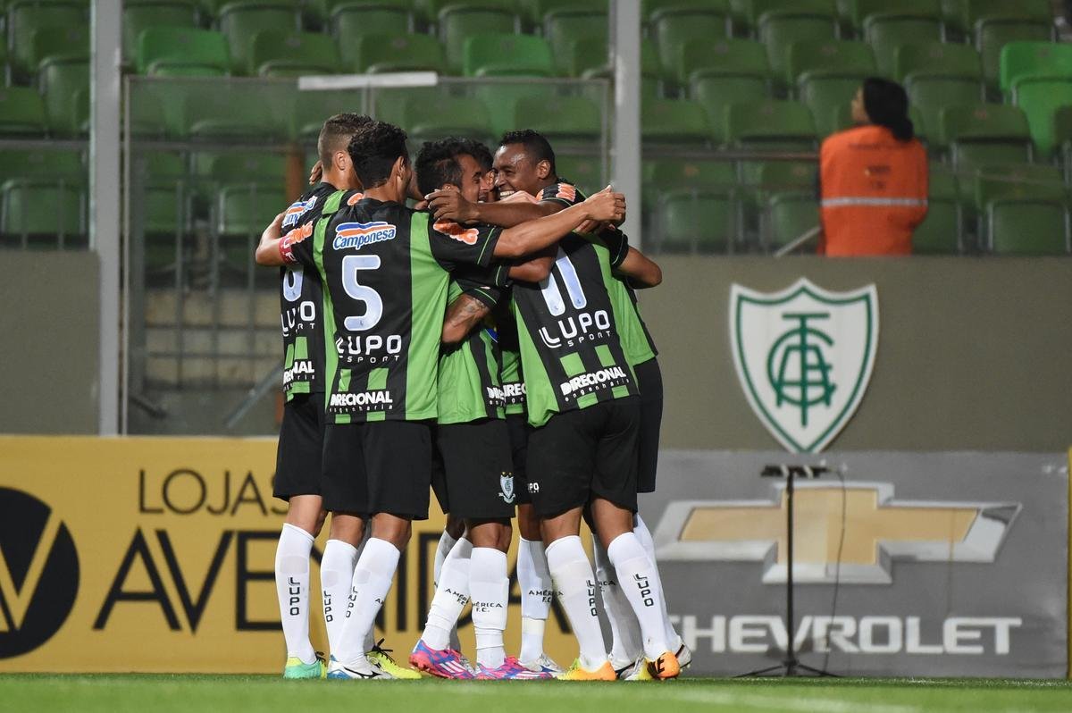 Fotos do jogo entre Amrica e Ponte Preta, no Estdio Independncia, pela 18 rodada da Srie B do Campeonato Brasileiro