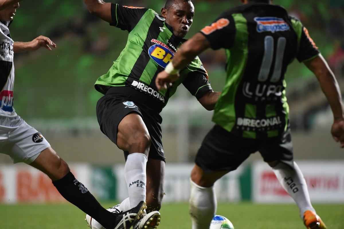 Fotos do jogo entre Amrica e Ponte Preta, no Estdio Independncia, pela 18 rodada da Srie B do Campeonato Brasileiro