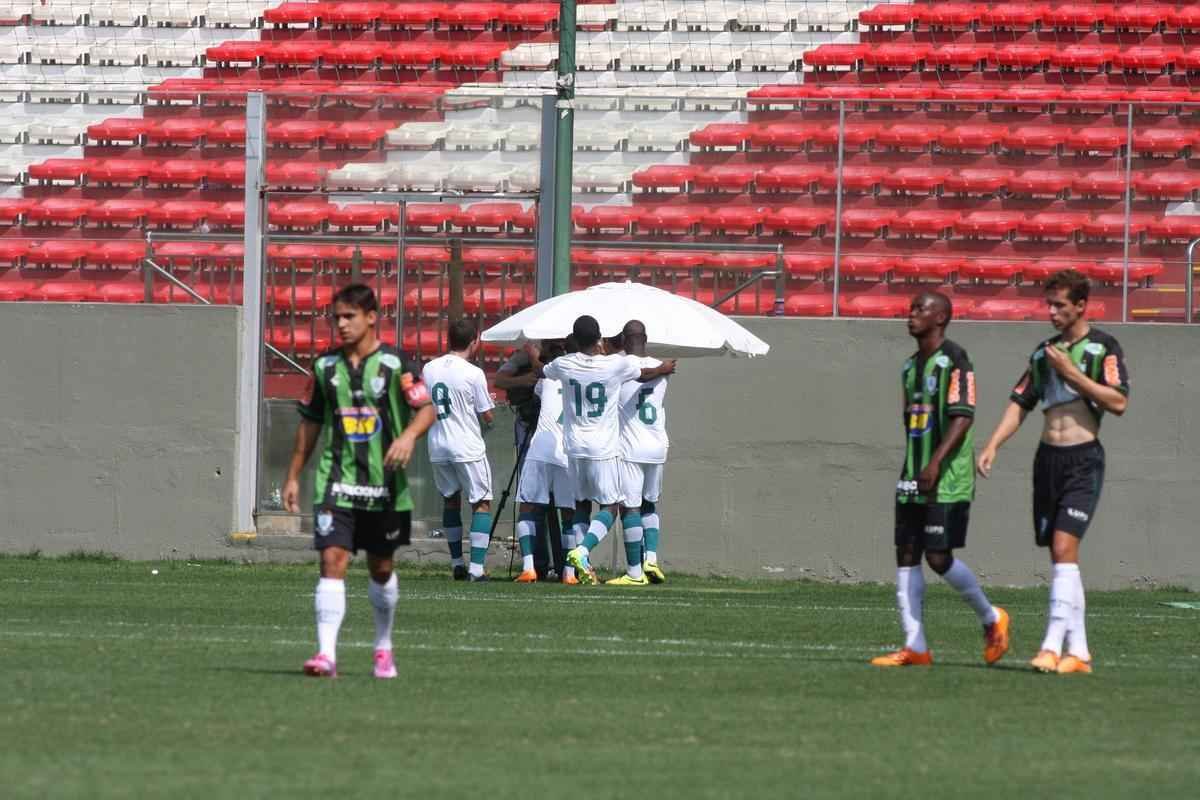 Fotos do jogo entre Amrica e Gois pela Taa BH