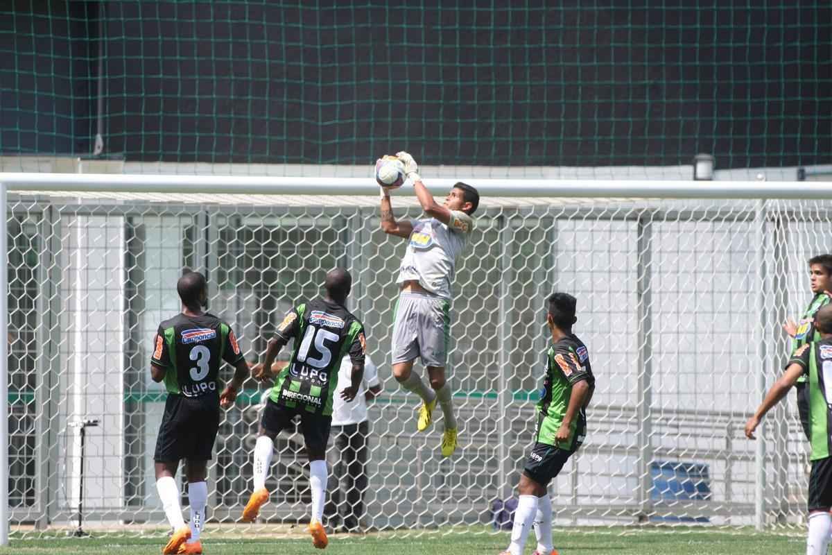 Fotos do jogo entre Amrica e Gois pela Taa BH