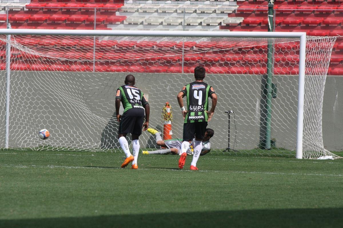 Fotos do jogo entre Amrica e Gois pela Taa BH