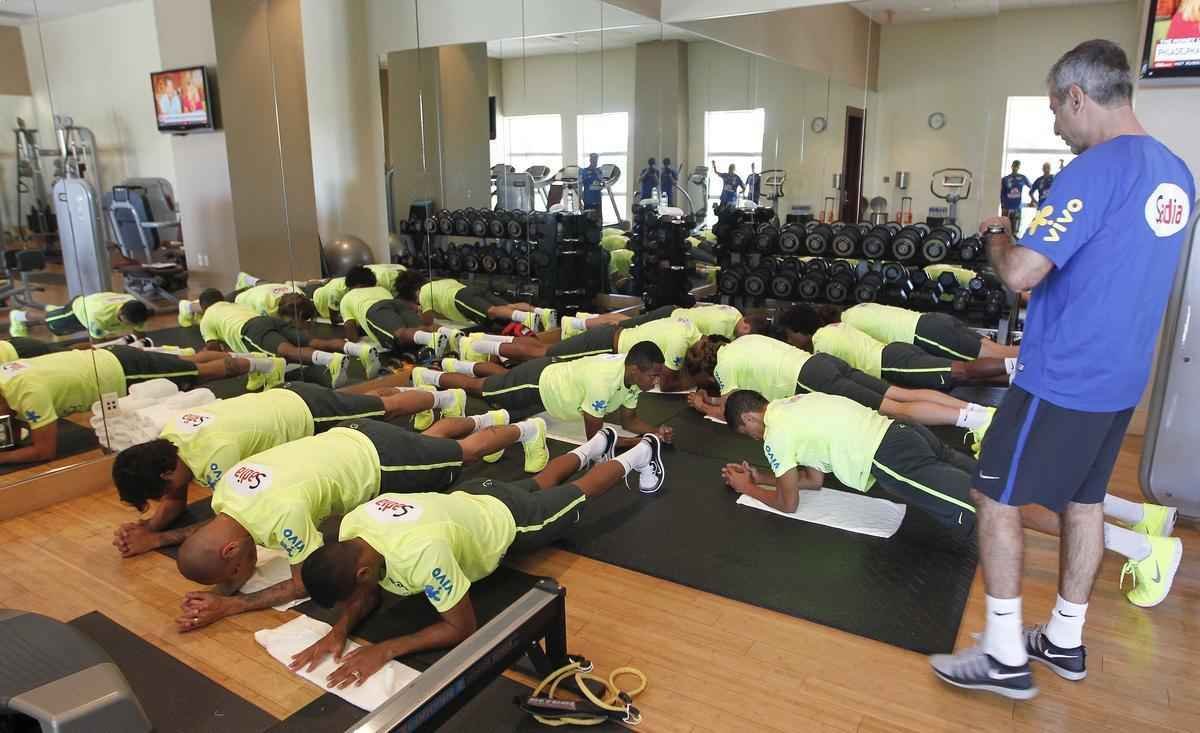 Jogadores da Seleo Brasileira durante treino fsico em Miami visando aos amistosos contra Colmbia e Equador