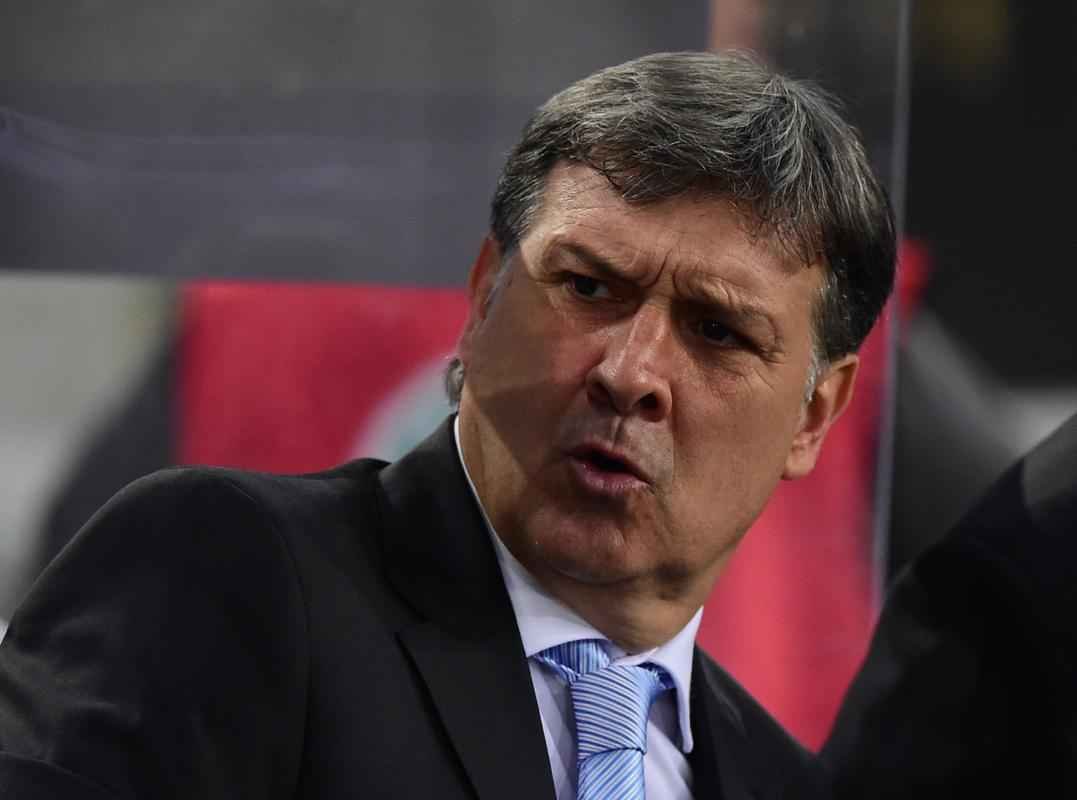 Tata Martino estreou no comando argentino