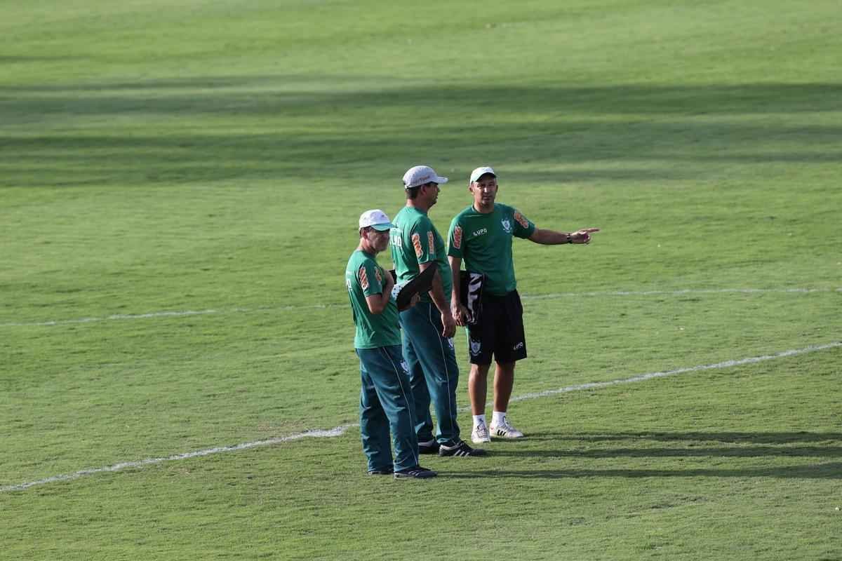 Imagens do treino desta quarta-feira, no CT Lanna Drumond