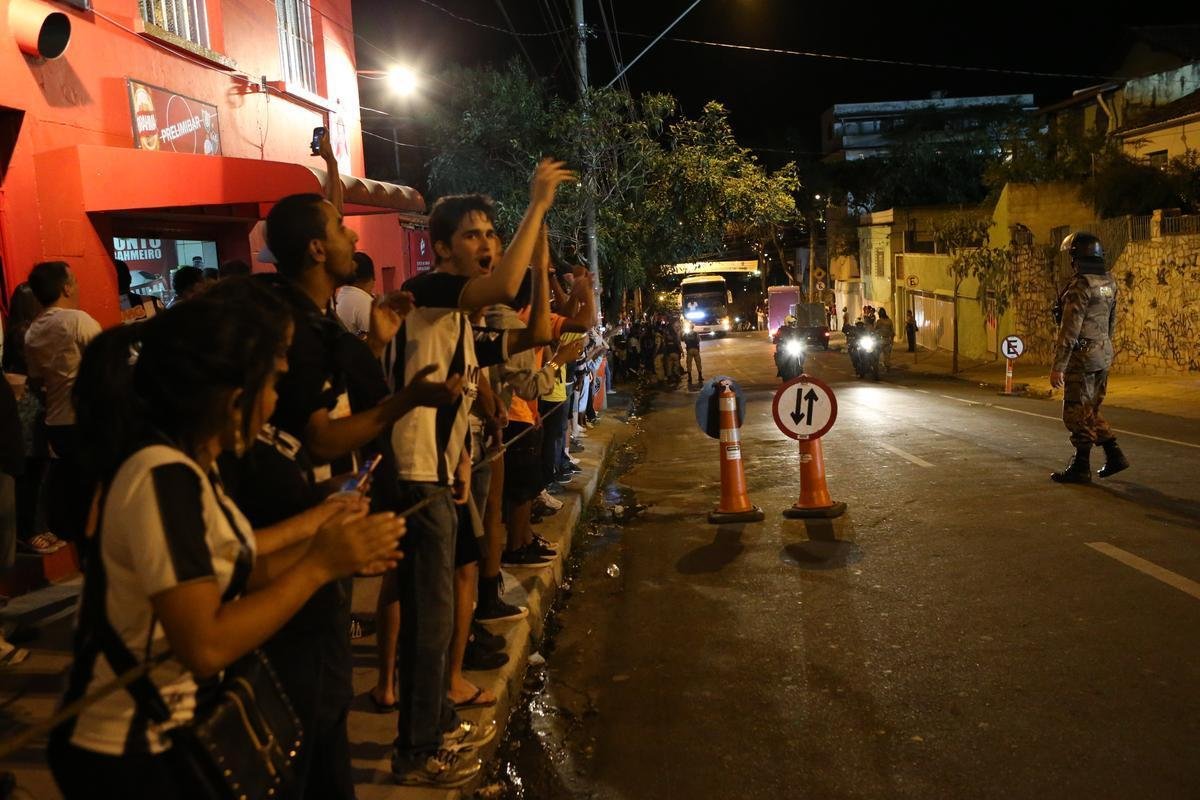Torcedores chegaram ao Independncia animados e deram grande incentivo aos jogadores atleticanos