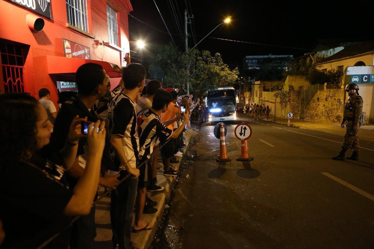 Torcedores chegaram ao Independncia animados e deram grande incentivo aos jogadores atleticanos
