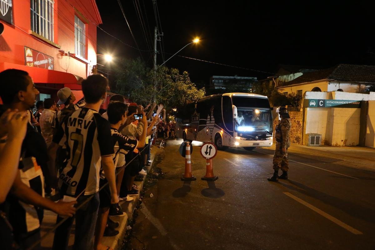 Torcedores chegaram ao Independncia animados e deram grande incentivo aos jogadores atleticanos